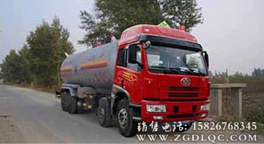 解放前四后八液化氣體運(yùn)輸車