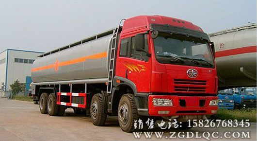 解放前四后八運油車